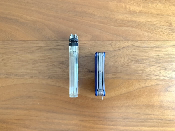 レザーマン スクォートPS4 ライターと比較2